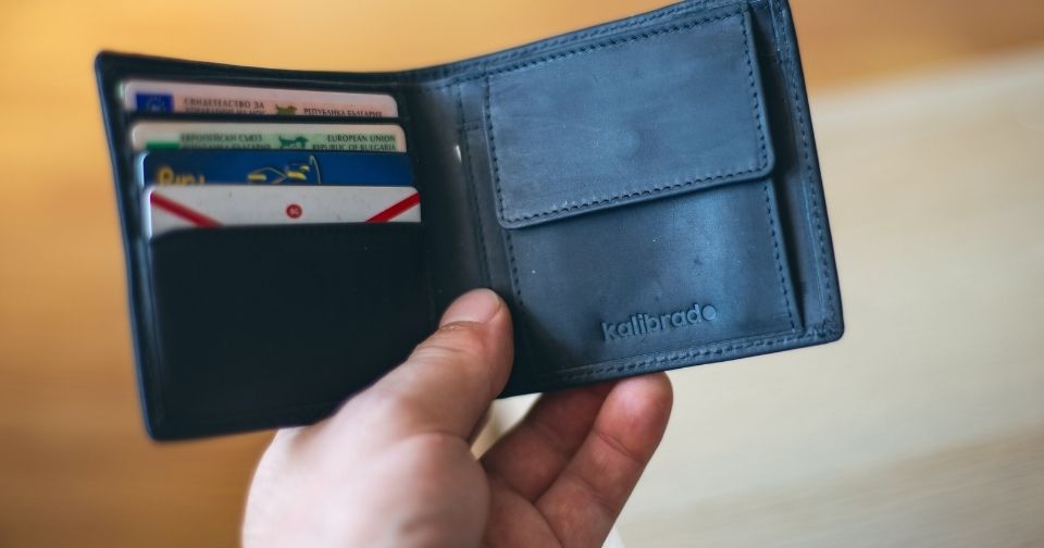 ミニ財布に入らないカードはどうする？整理術と収納の多いミニ財布を紹介 - SAC'S BAR