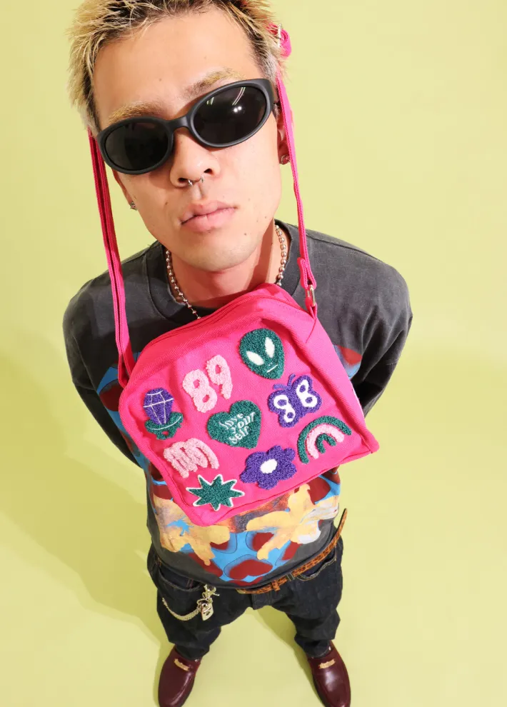 ぱくちーひとみコラボのミニショルダーバッグ