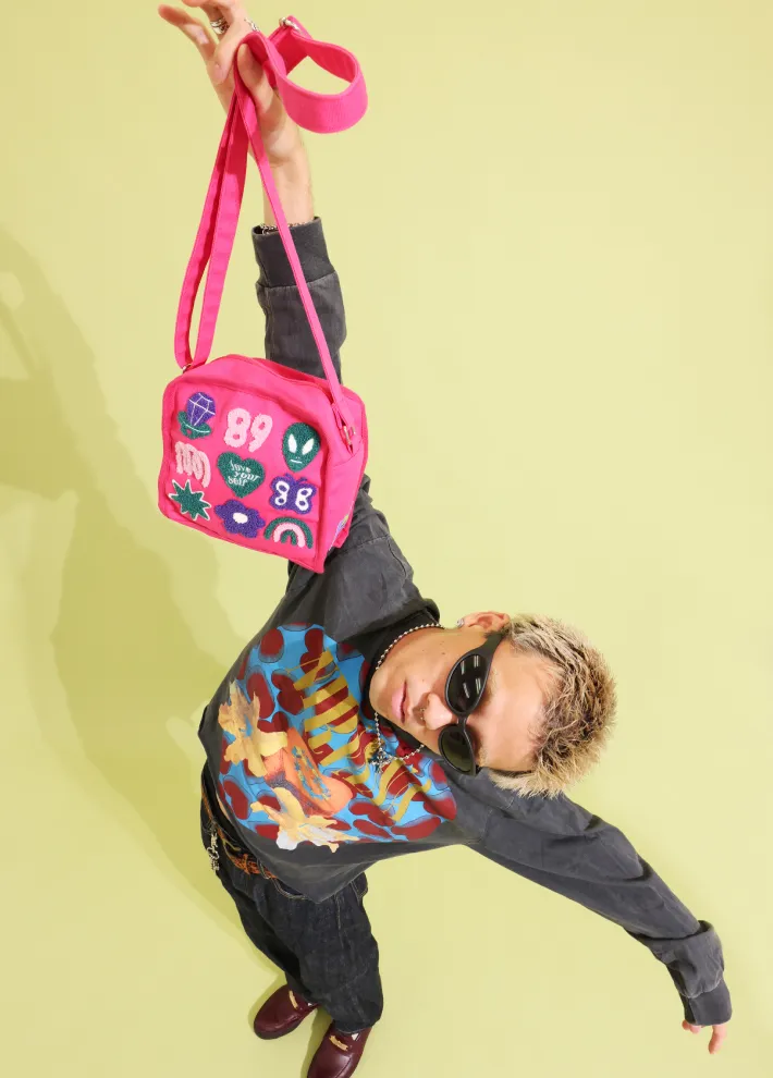 ぱくちーひとみコラボのミニショルダーバッグ