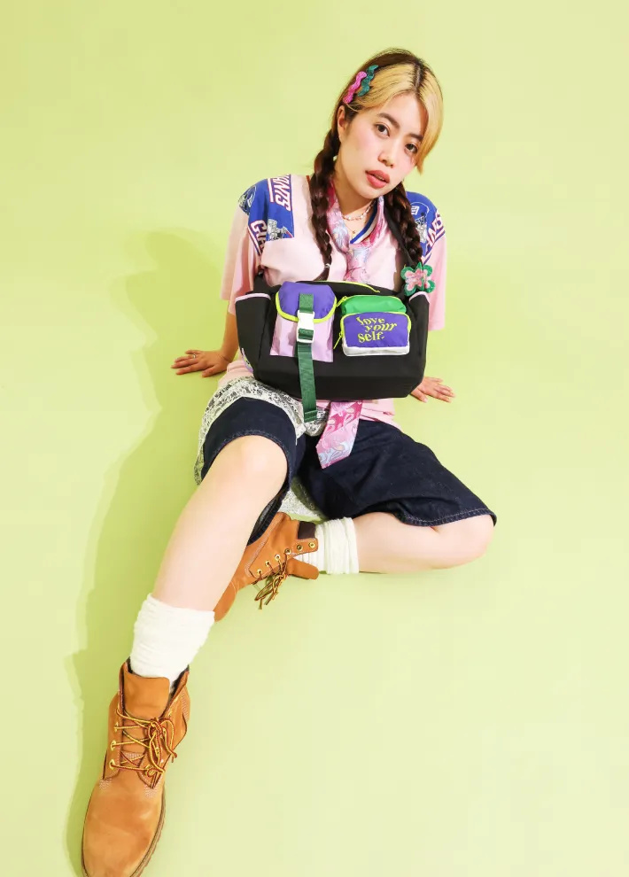 ぱくちーひとみコラボのショルダーバッグ