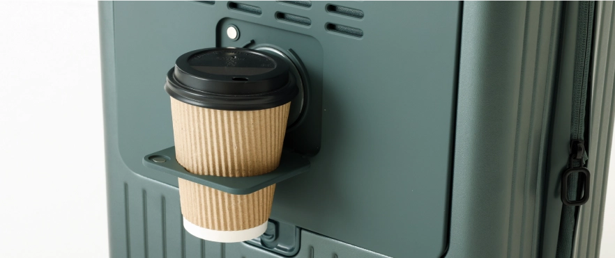 カップホルダー付きのスーツケース