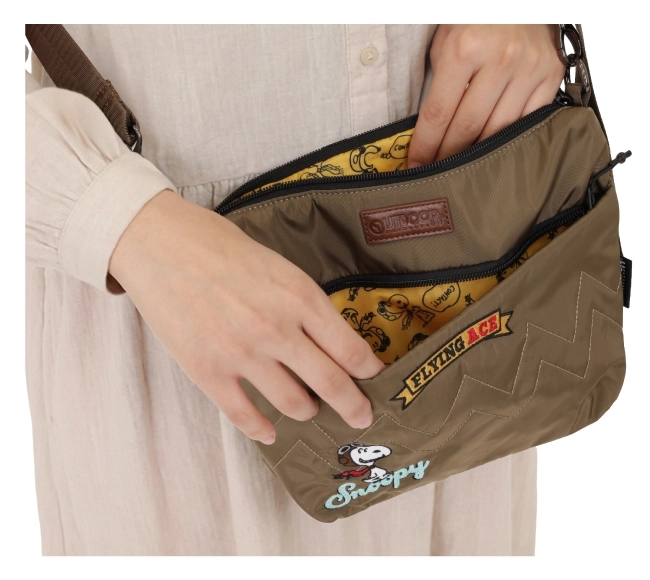 スヌーピーのフライングエースのショルダーバッグ